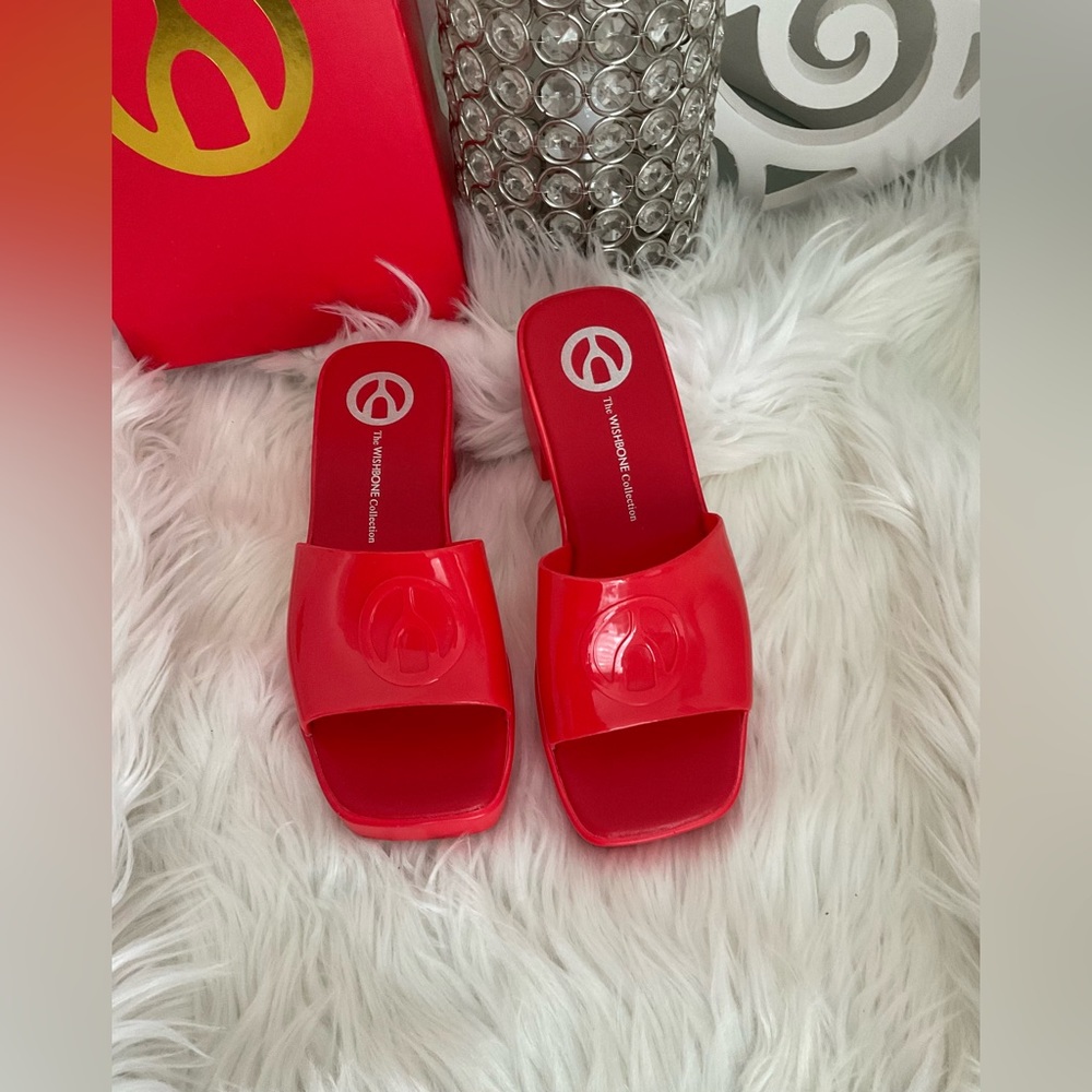 WISHBONE SANDALS
